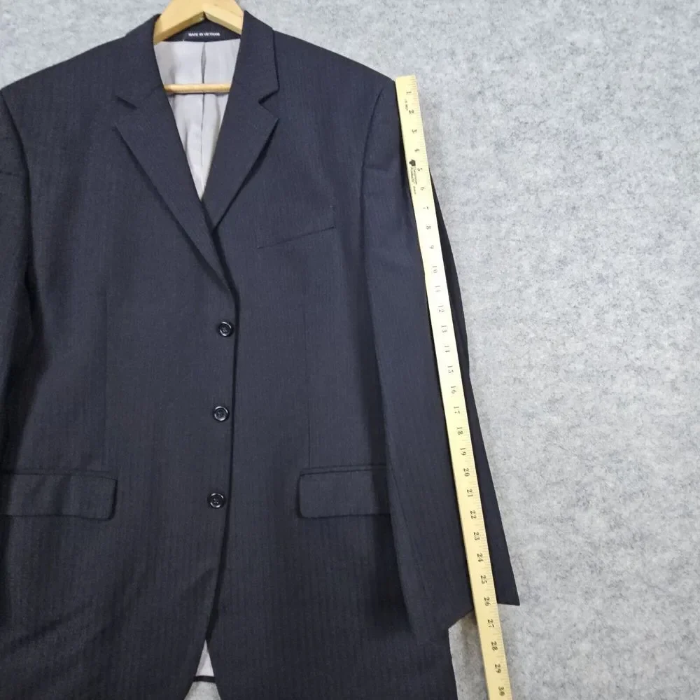 Michael Kors Men's Blazer Navy Blue Pinstriped Size 46L 100% Wool 3-Button Front